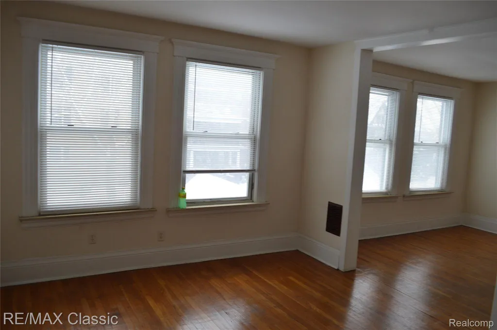 5208 Commonwealth Detroit City MI 48208