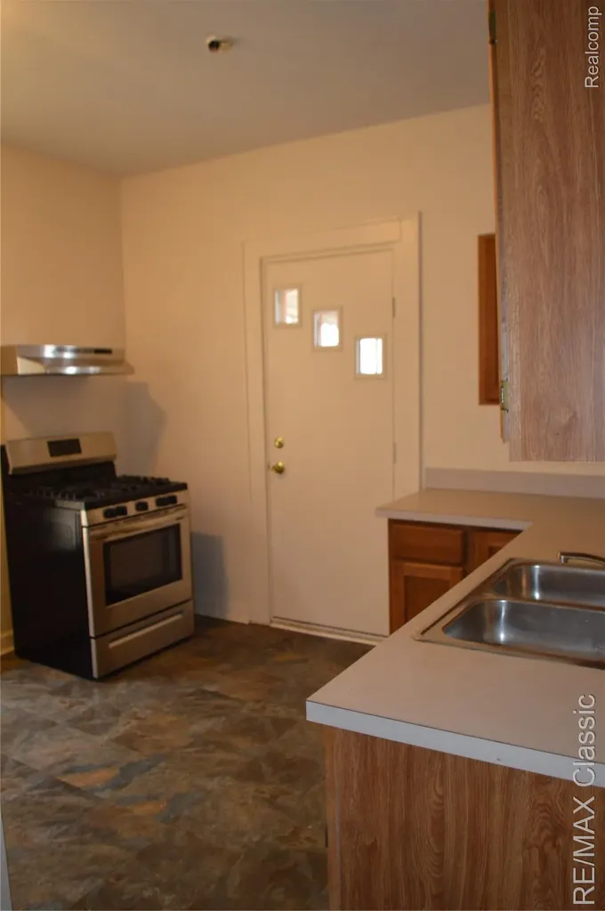 5208 Commonwealth Detroit City MI 48208