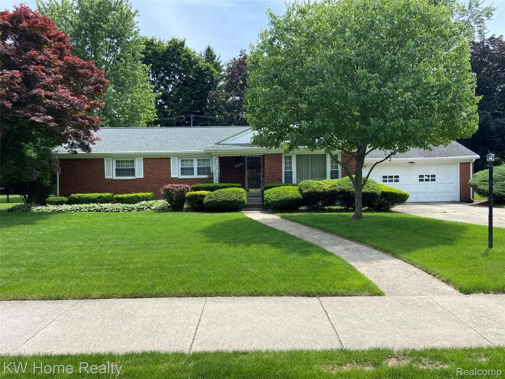 18635 San Diego Boulevard Lathrup Village City MI 48076