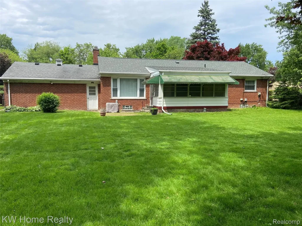 18635 San Diego Boulevard Lathrup Village City MI 48076
