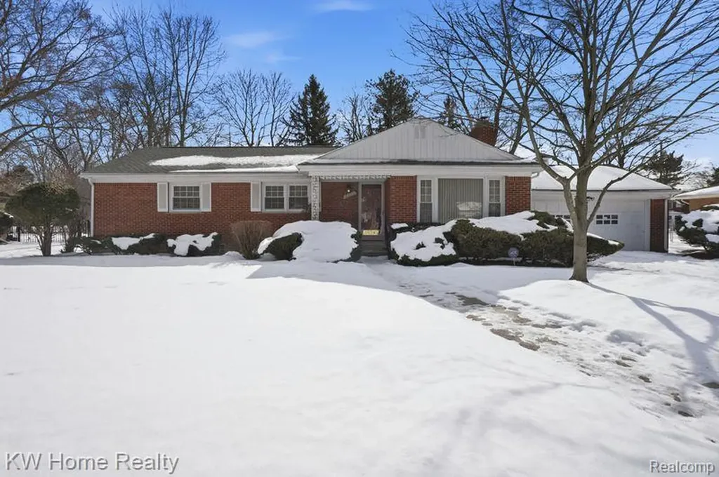 18635 San Diego Boulevard Lathrup Village City MI 48076