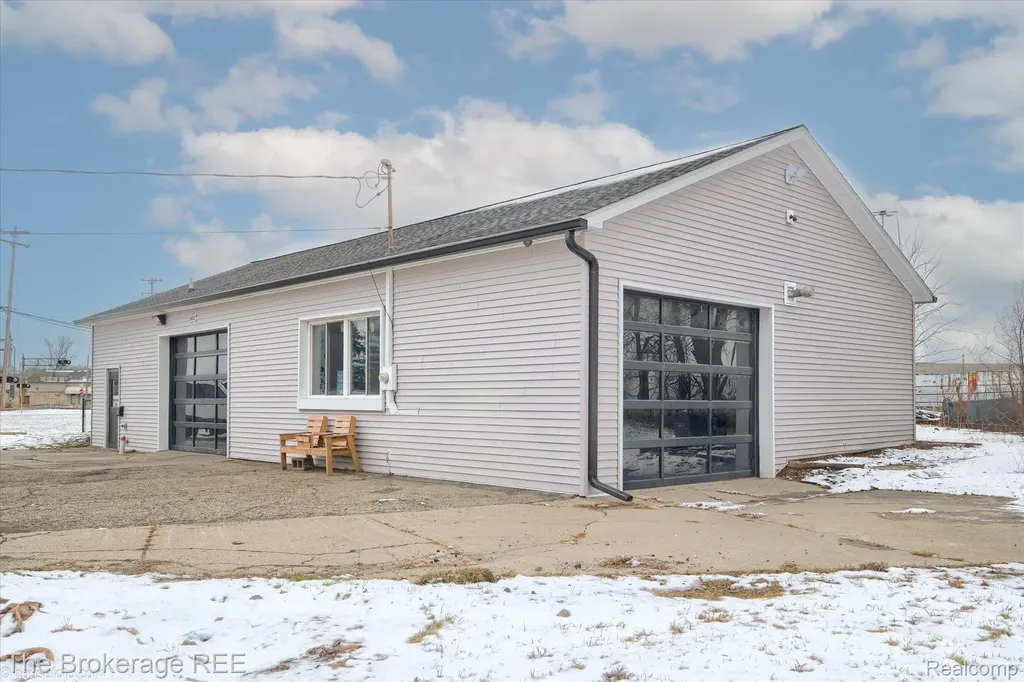 5482 Miller Road Swartz Creek City MI 48473