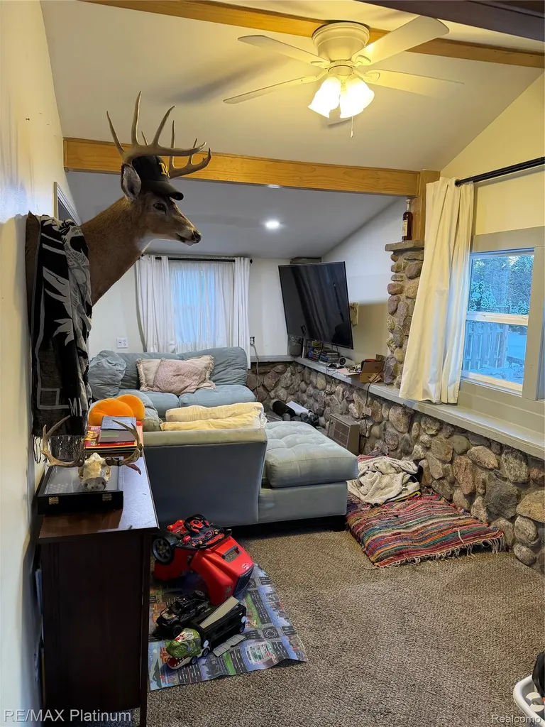 3426 Maple Ridge Highland Charter Township MI 48356