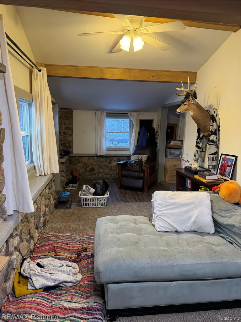 3426 Maple Ridge Highland Charter Township MI 48356