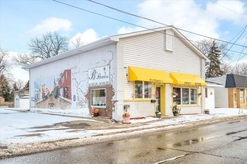 755 E Mount Morris Street Mt. Morris City MI 48458