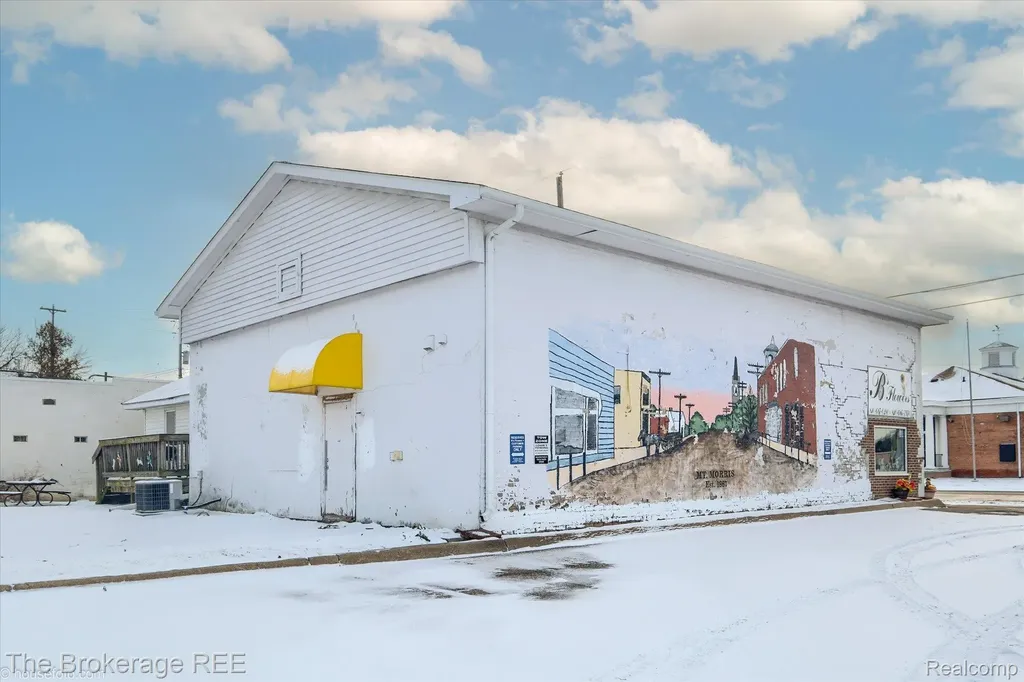 755 E Mount Morris Street Mt. Morris City MI 48458