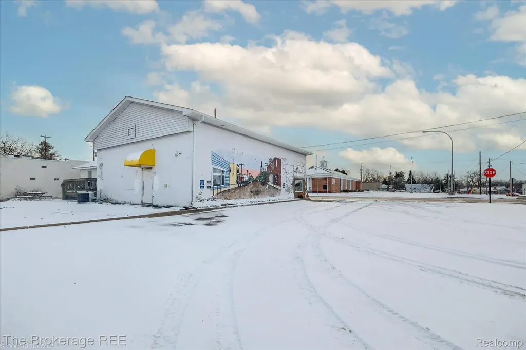 755 E Mount Morris Street Mt. Morris City MI 48458
