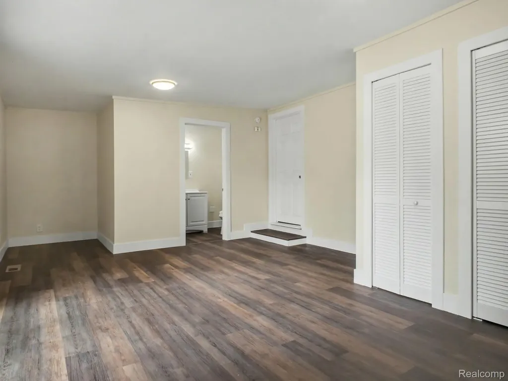 5104 Esta Drive Genesee Charter Township MI 48506