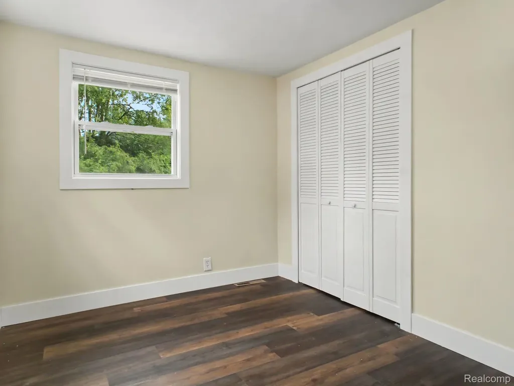 5104 Esta Drive Genesee Charter Township MI 48506