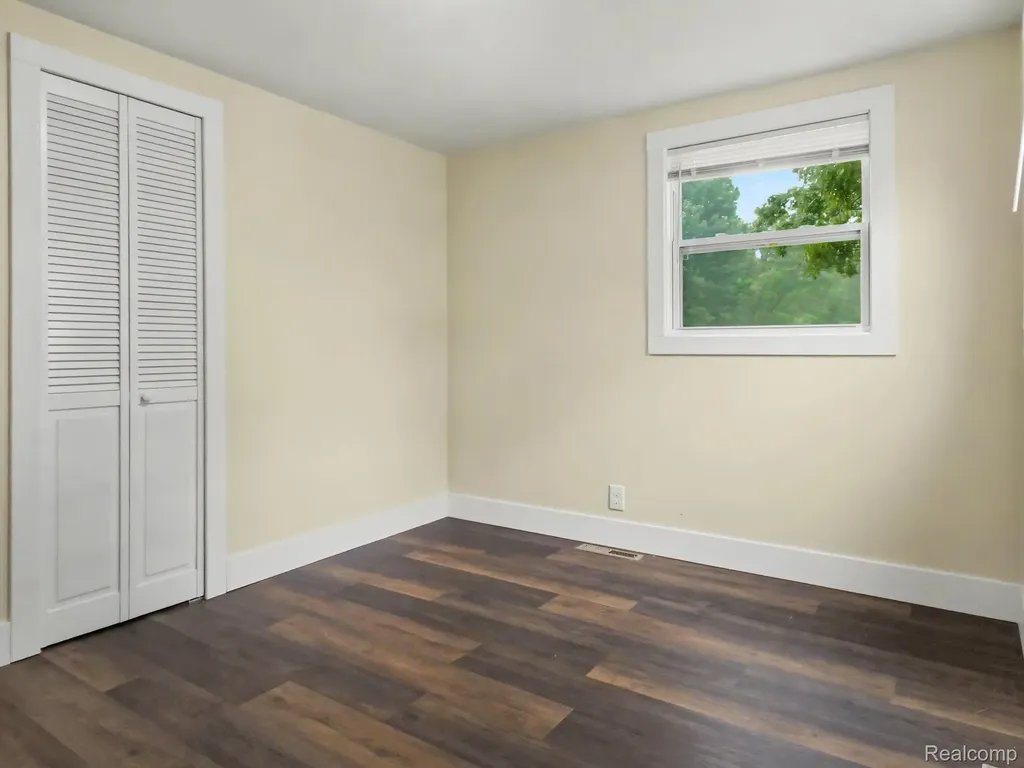 5104 Esta Drive Genesee Charter Township MI 48506