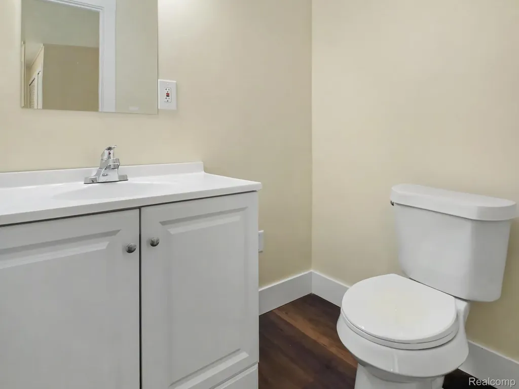 5104 Esta Drive Genesee Charter Township MI 48506