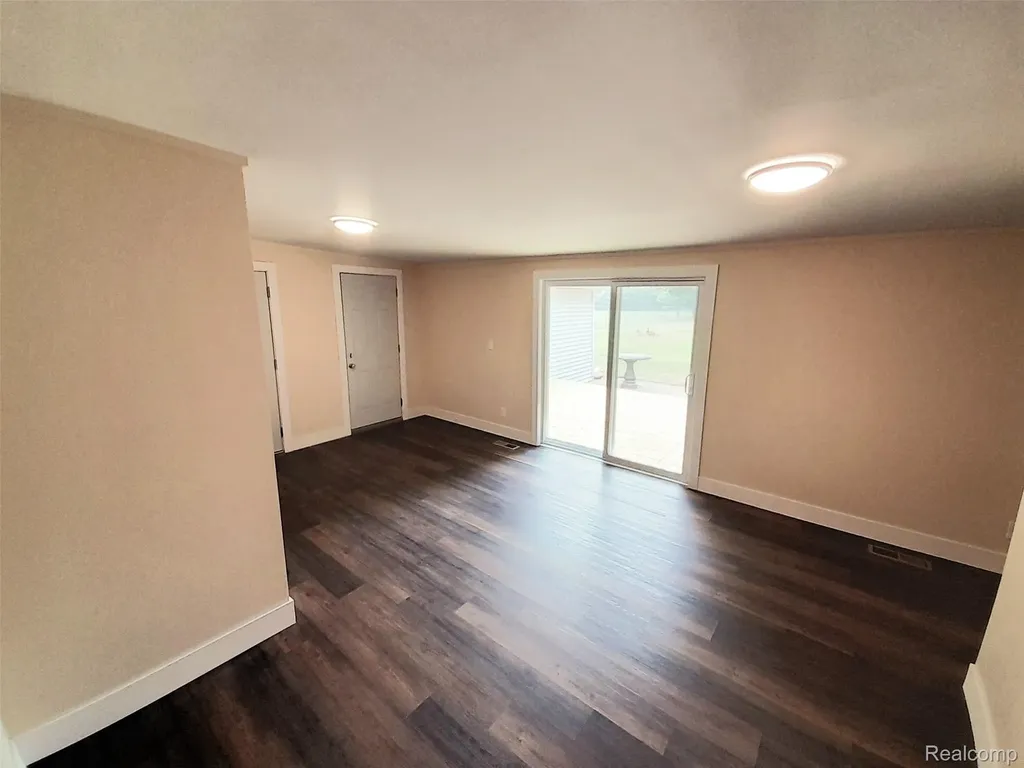5104 Esta Drive Genesee Charter Township MI 48506