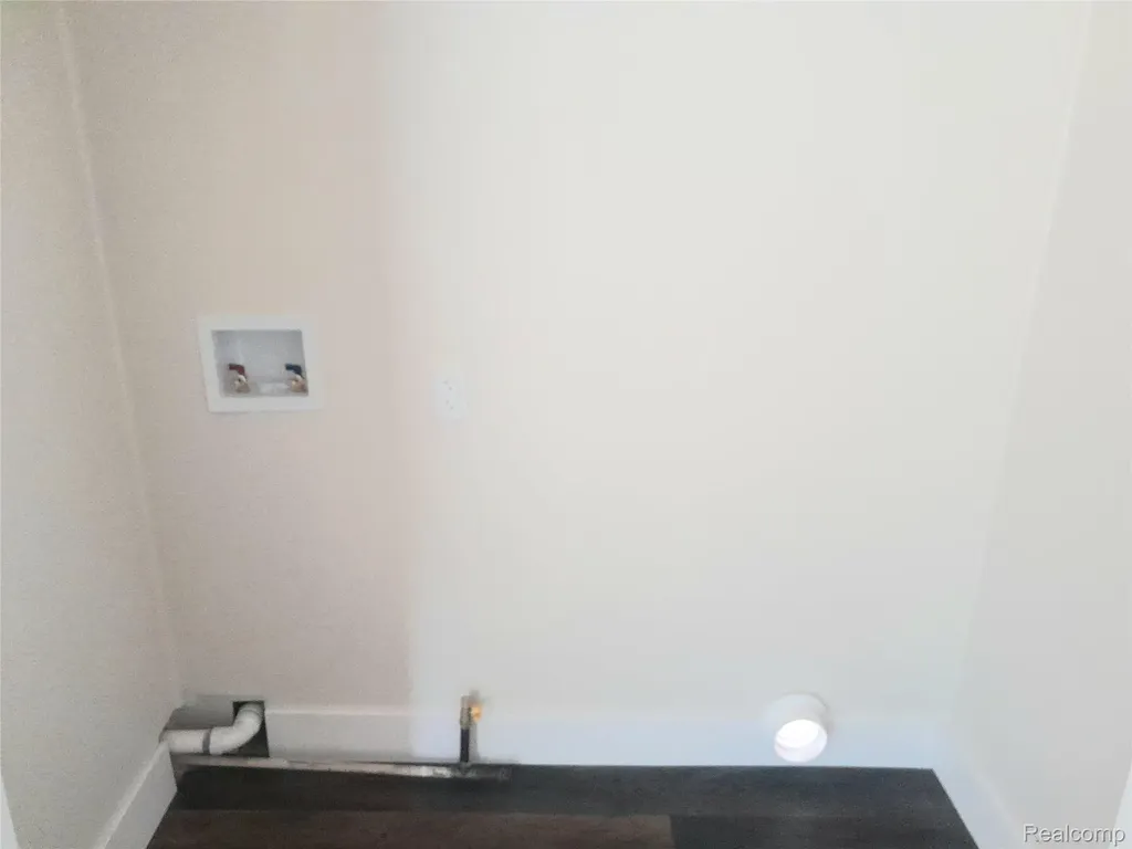 5104 Esta Drive Genesee Charter Township MI 48506