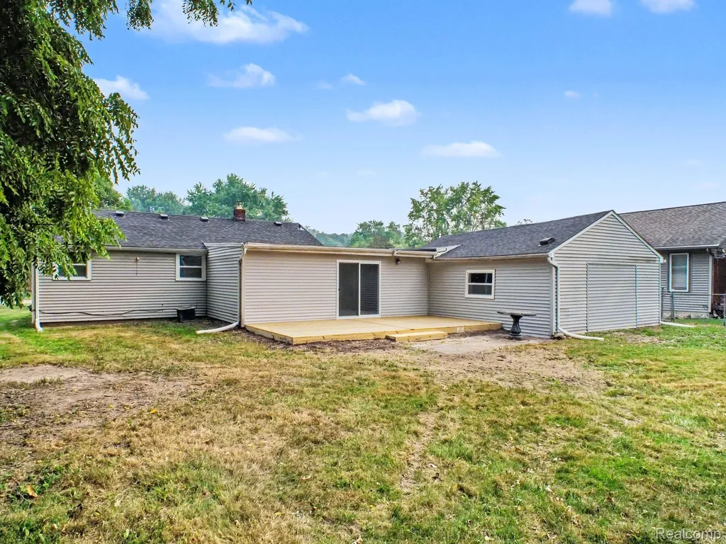5104 Esta Drive Genesee Charter Township MI 48506