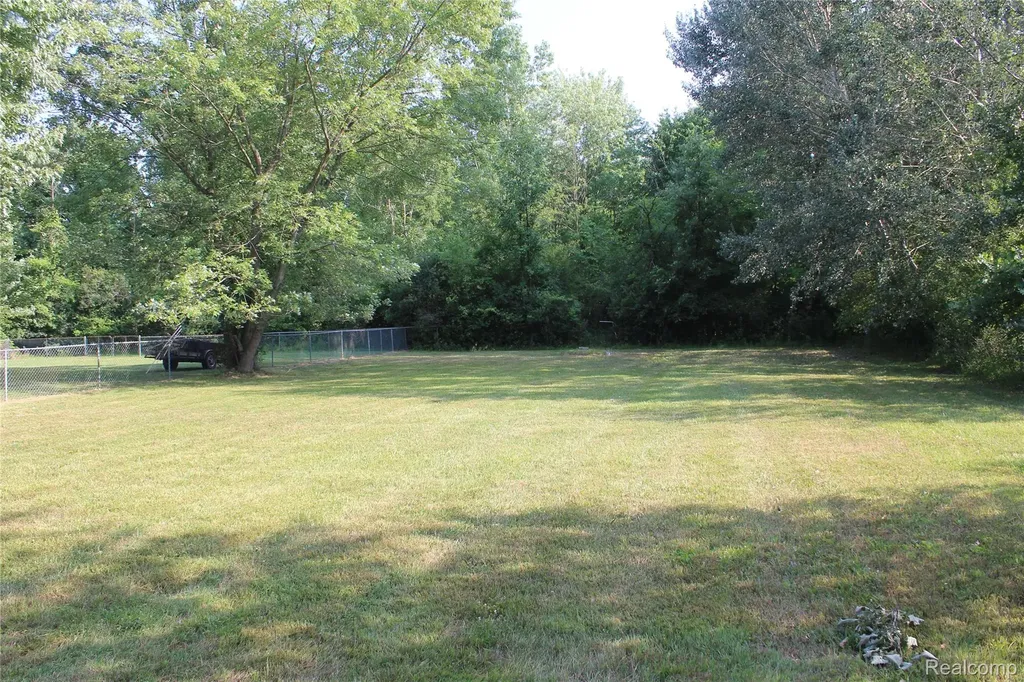 5104 Esta Drive Genesee Charter Township MI 48506