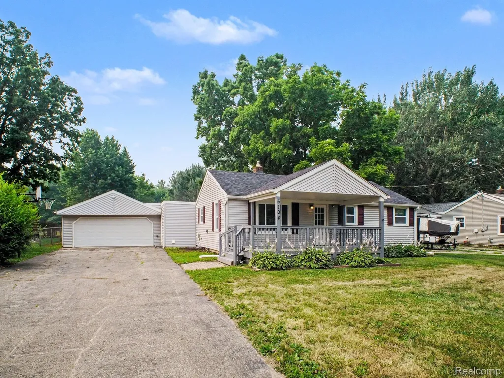 5104 Esta Drive Genesee Charter Township MI 48506
