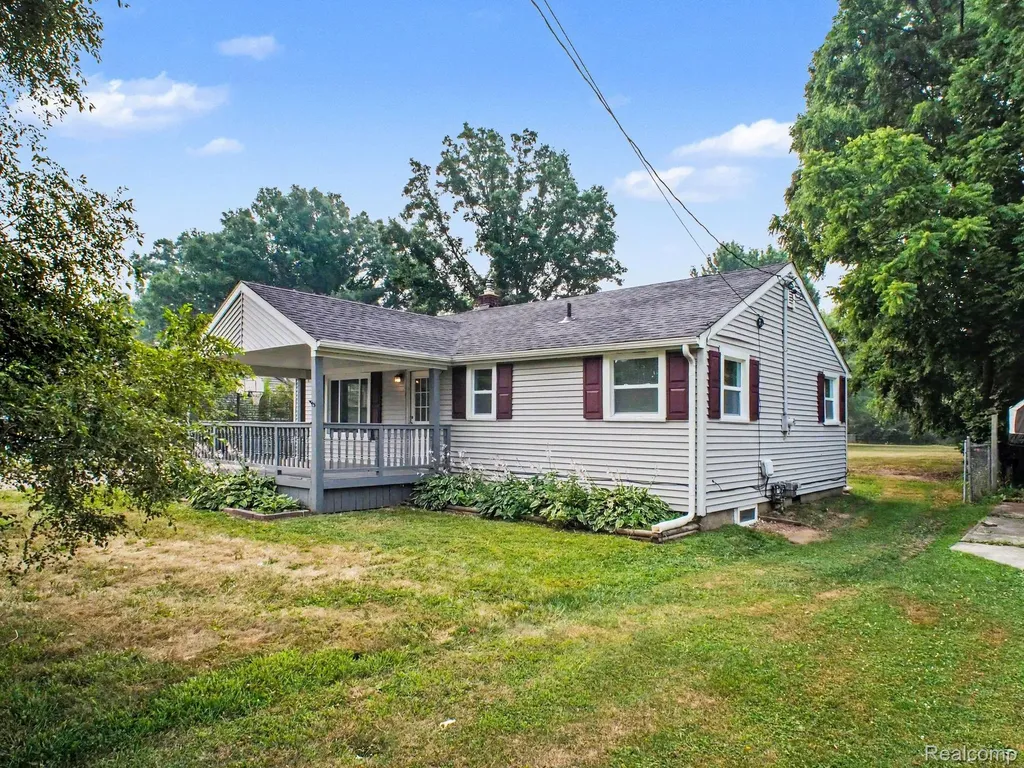 5104 Esta Drive Genesee Charter Township MI 48506