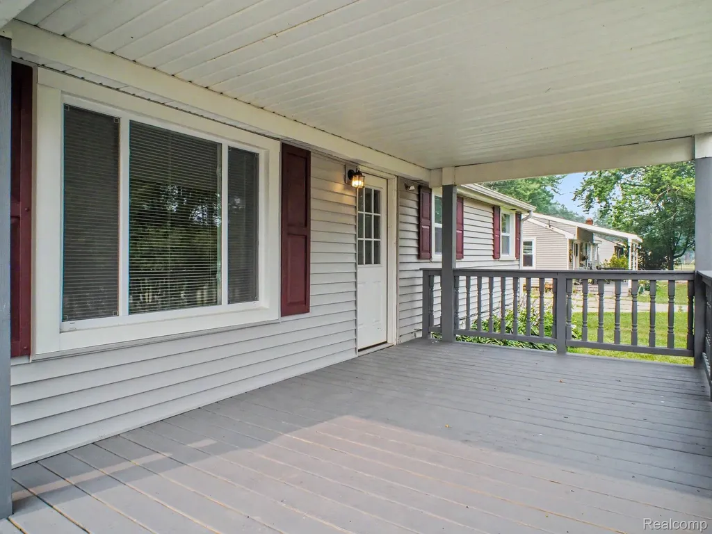 5104 Esta Drive Genesee Charter Township MI 48506