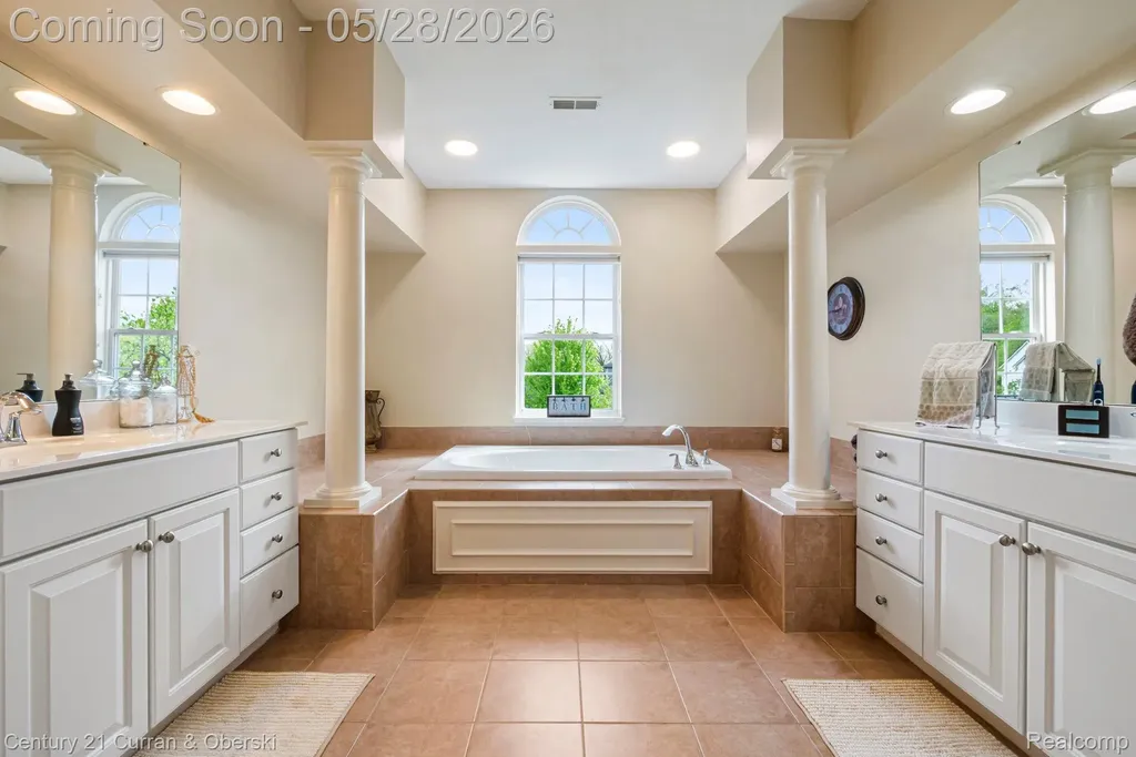 23498 Prescott Lane W Lyon Charter Township MI 48178