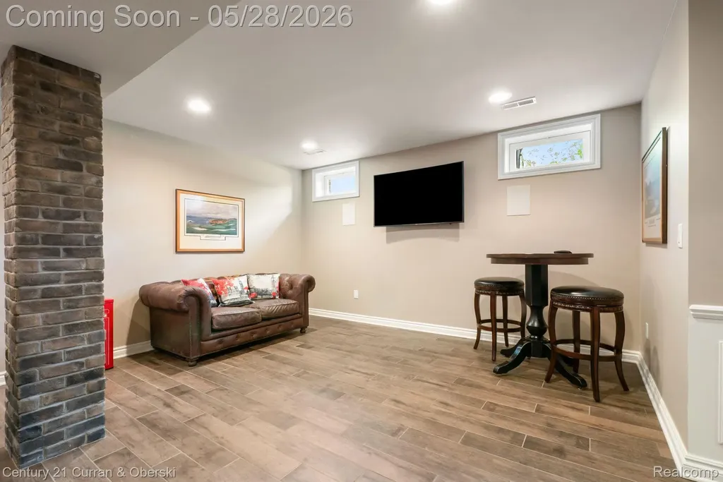 23498 Prescott Lane W Lyon Charter Township MI 48178