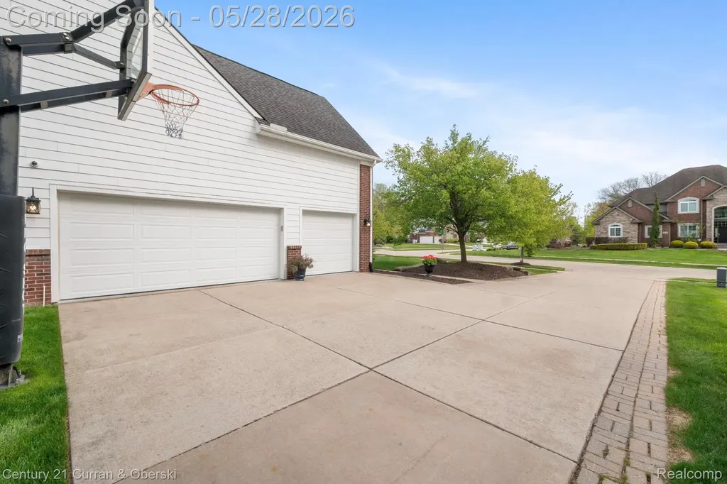 23498 Prescott Lane W Lyon Charter Township MI 48178