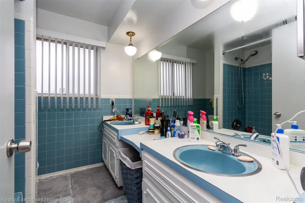 36218 Allison Drive Sterling Heights City MI 48310