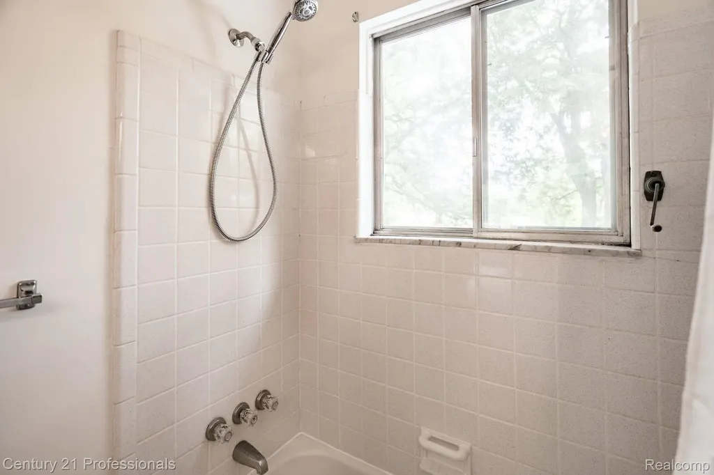 5959 Alan Brighton Township MI 48116
