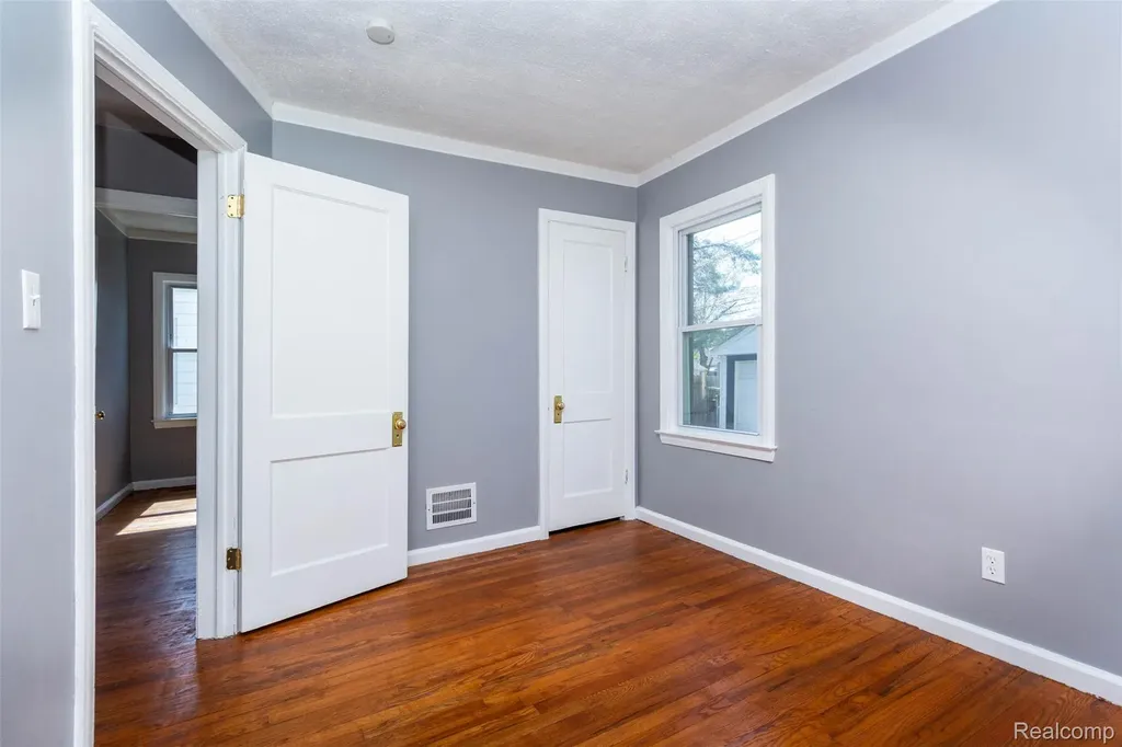 18948 Kenosha Street Harper Woods City MI 48225