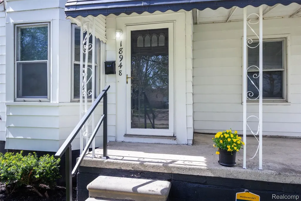 18948 Kenosha Street Harper Woods City MI 48225