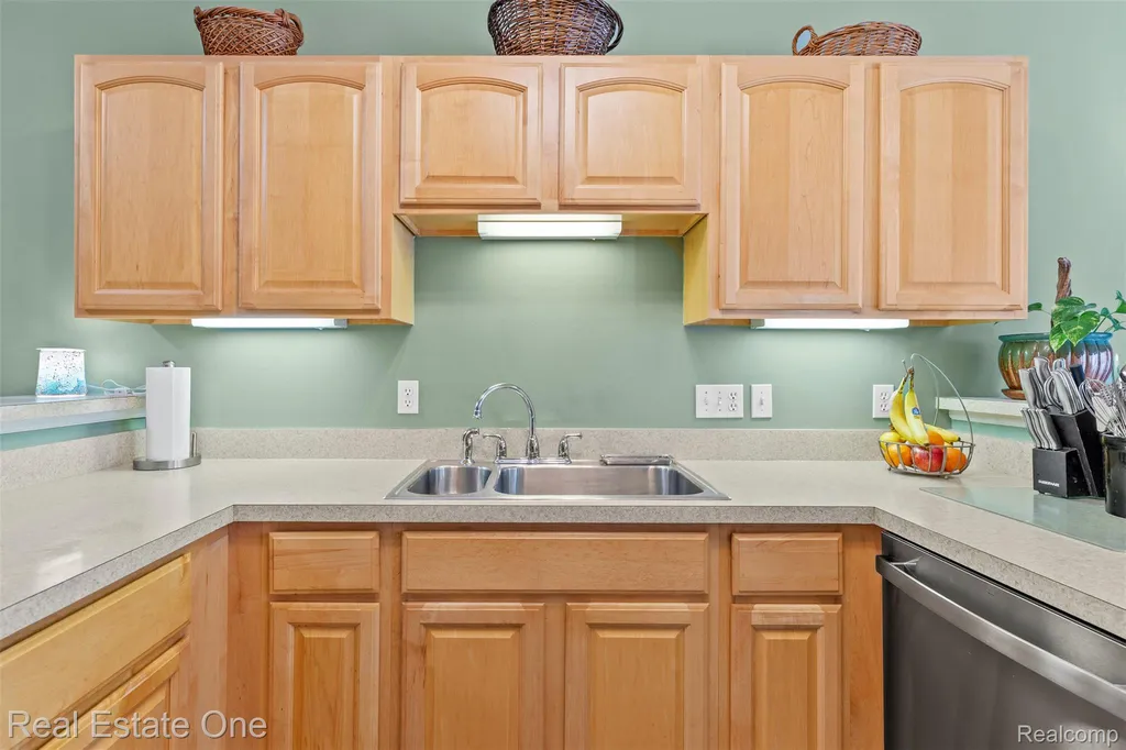 5481 Greenway Drive Trenton City MI 48183
