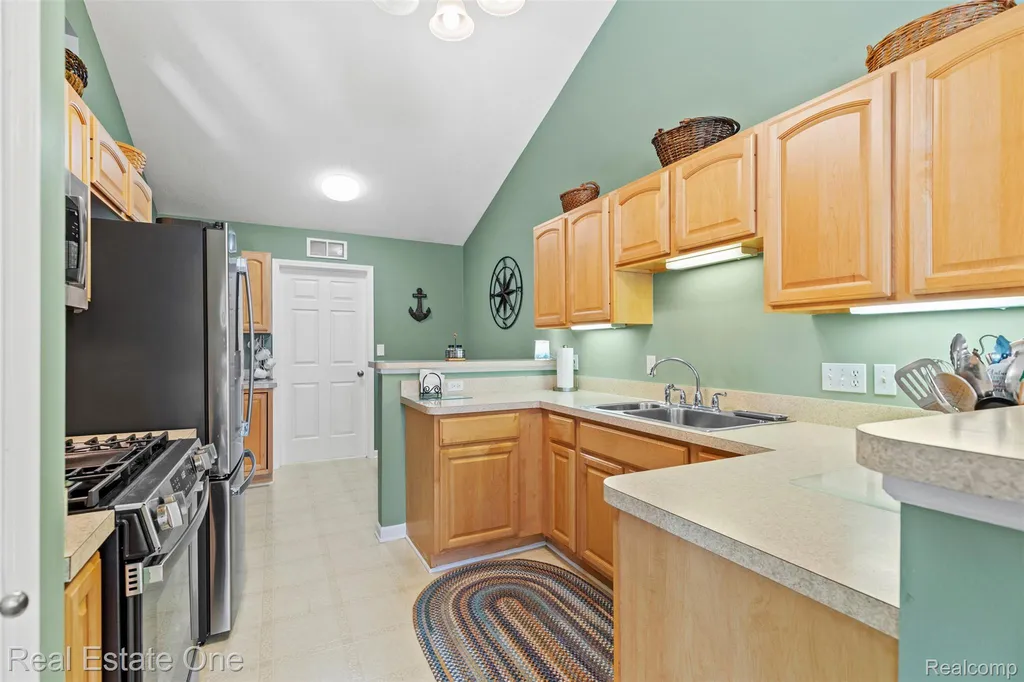 5481 Greenway Drive Trenton City MI 48183