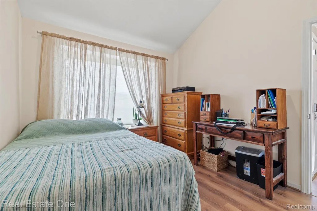 5481 Greenway Drive Trenton City MI 48183