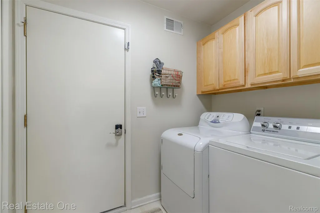 5481 Greenway Drive Trenton City MI 48183