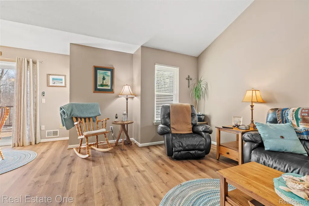 5481 Greenway Drive Trenton City MI 48183