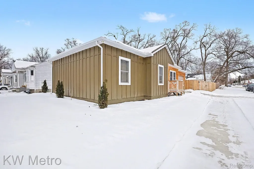 19700 Stahelin Avenue Detroit City MI 48219
