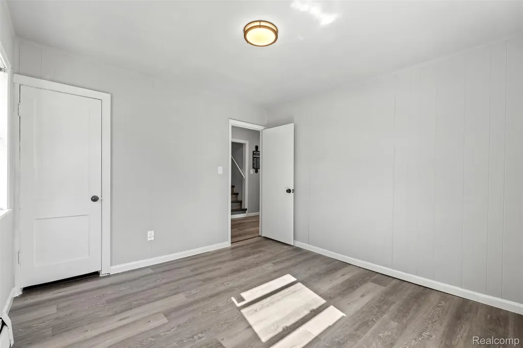 12863 Couwlier Avenue Warren City MI 48089