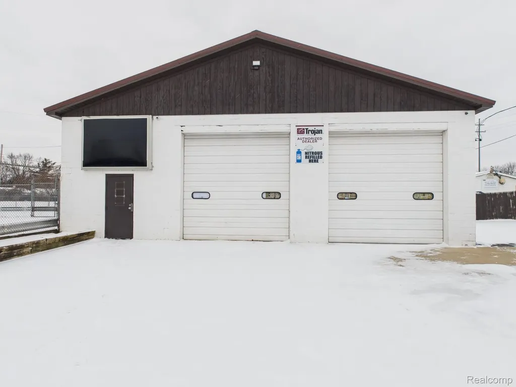 3220 Western Road Flint City MI 48506