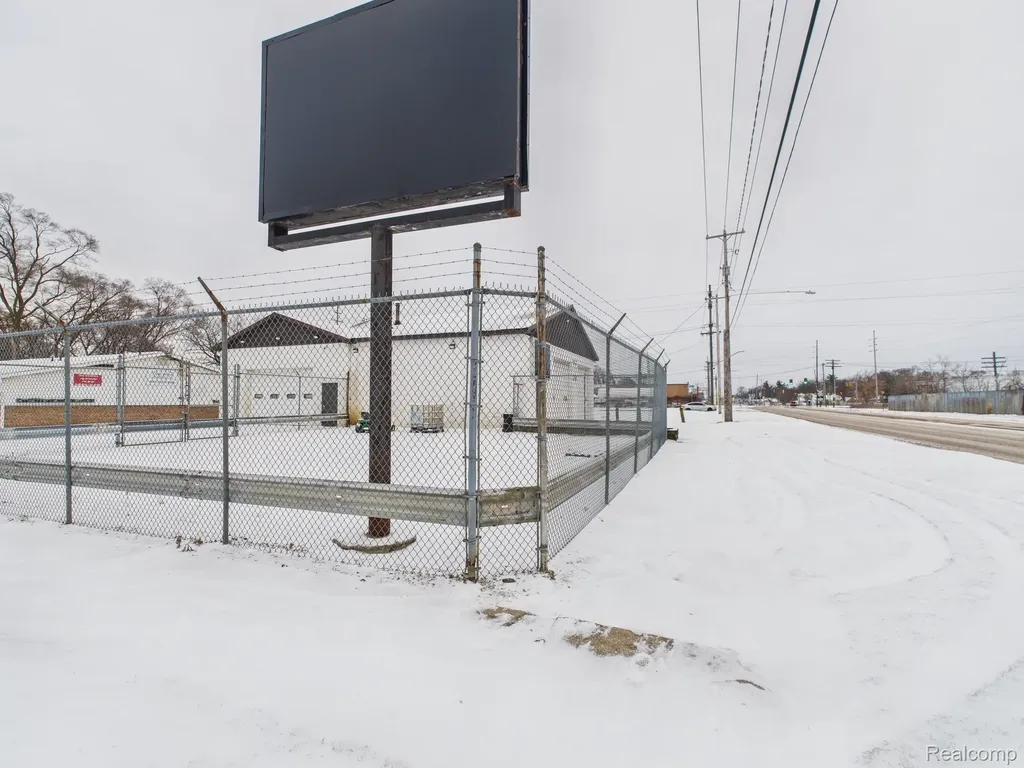 3220 Western Road Flint City MI 48506