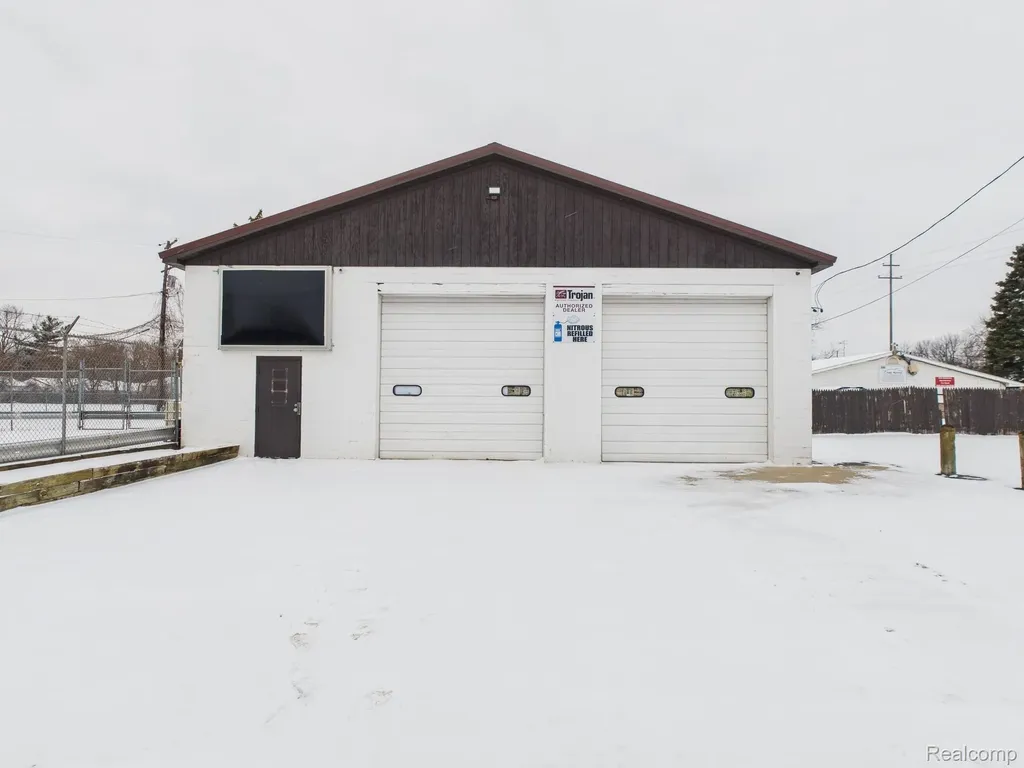 3220 Western Road Flint City MI 48506