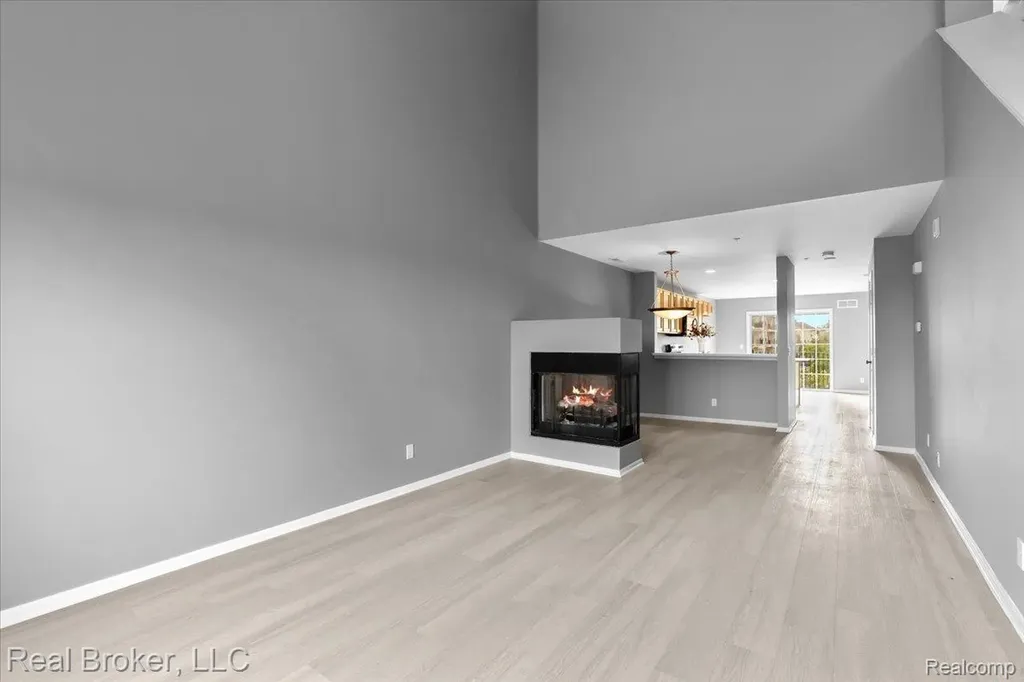 1546 Devon Lane Troy City MI 48084