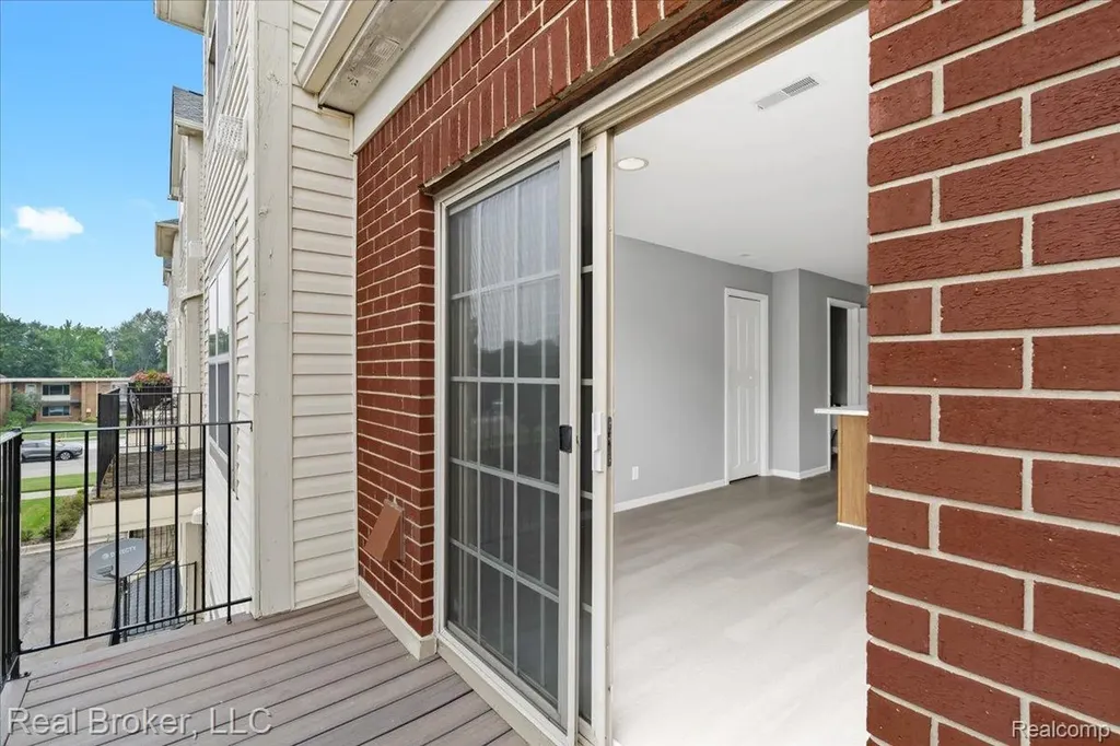 1546 Devon Lane Troy City MI 48084