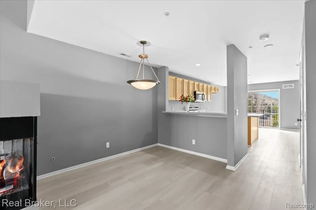 1546 Devon Lane Troy City MI 48084