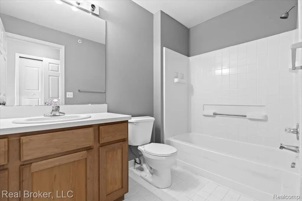 1546 Devon Lane Troy City MI 48084
