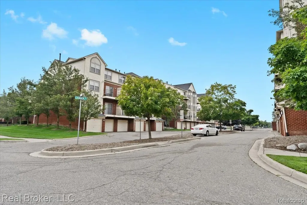 1546 Devon Lane Troy City MI 48084