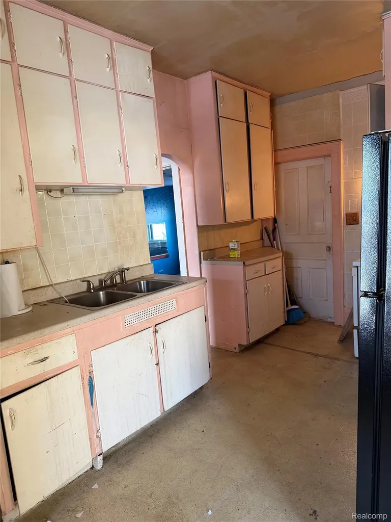6934 John Street Brown City City MI 48416