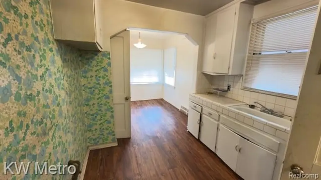 19219 Dean Street Detroit City MI 48234