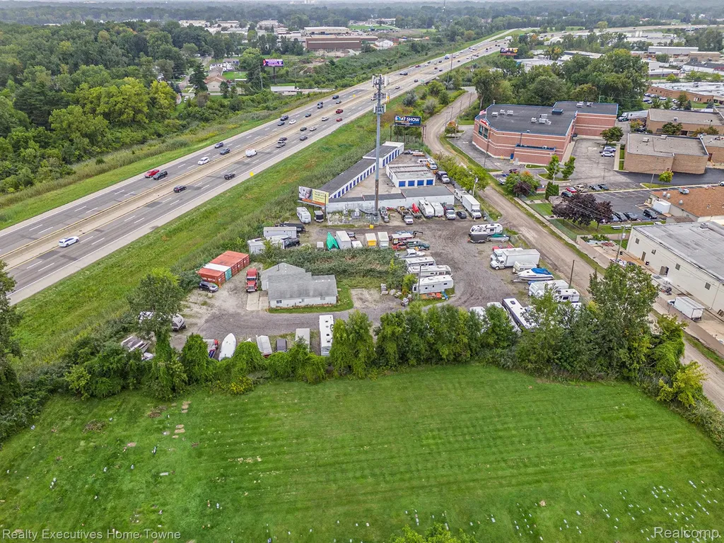 33833 Garnet Street Clinton Charter Township MI 48035