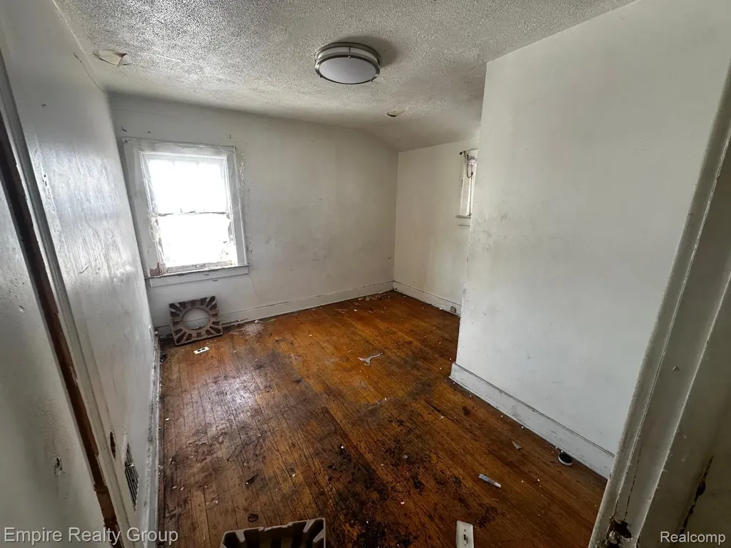 9326 Ward Street Detroit City MI 48228