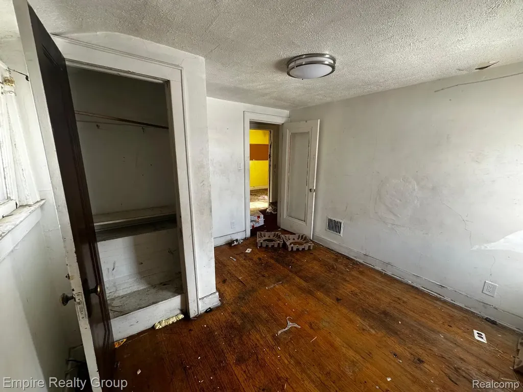 9326 Ward Street Detroit City MI 48228