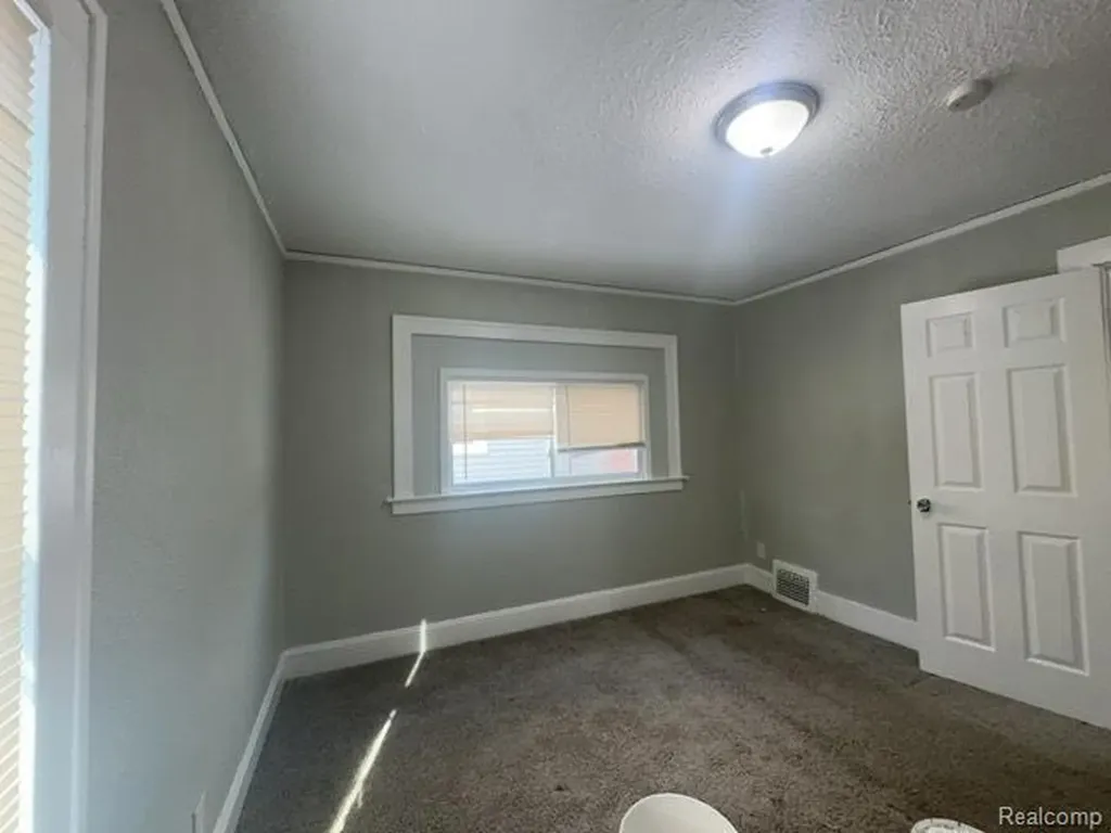 15011 Fairfield Street Detroit City MI 48238